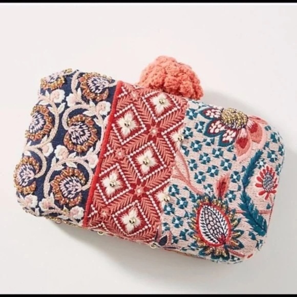 Anthropologie Nadia Pink Embroidered Clutch - Picture 1 of 7